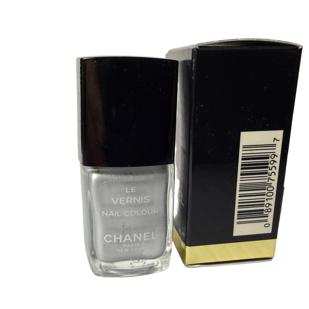 CHANEL Le Vernis Metallic Silver Nail Colour - Picture 3 of 3